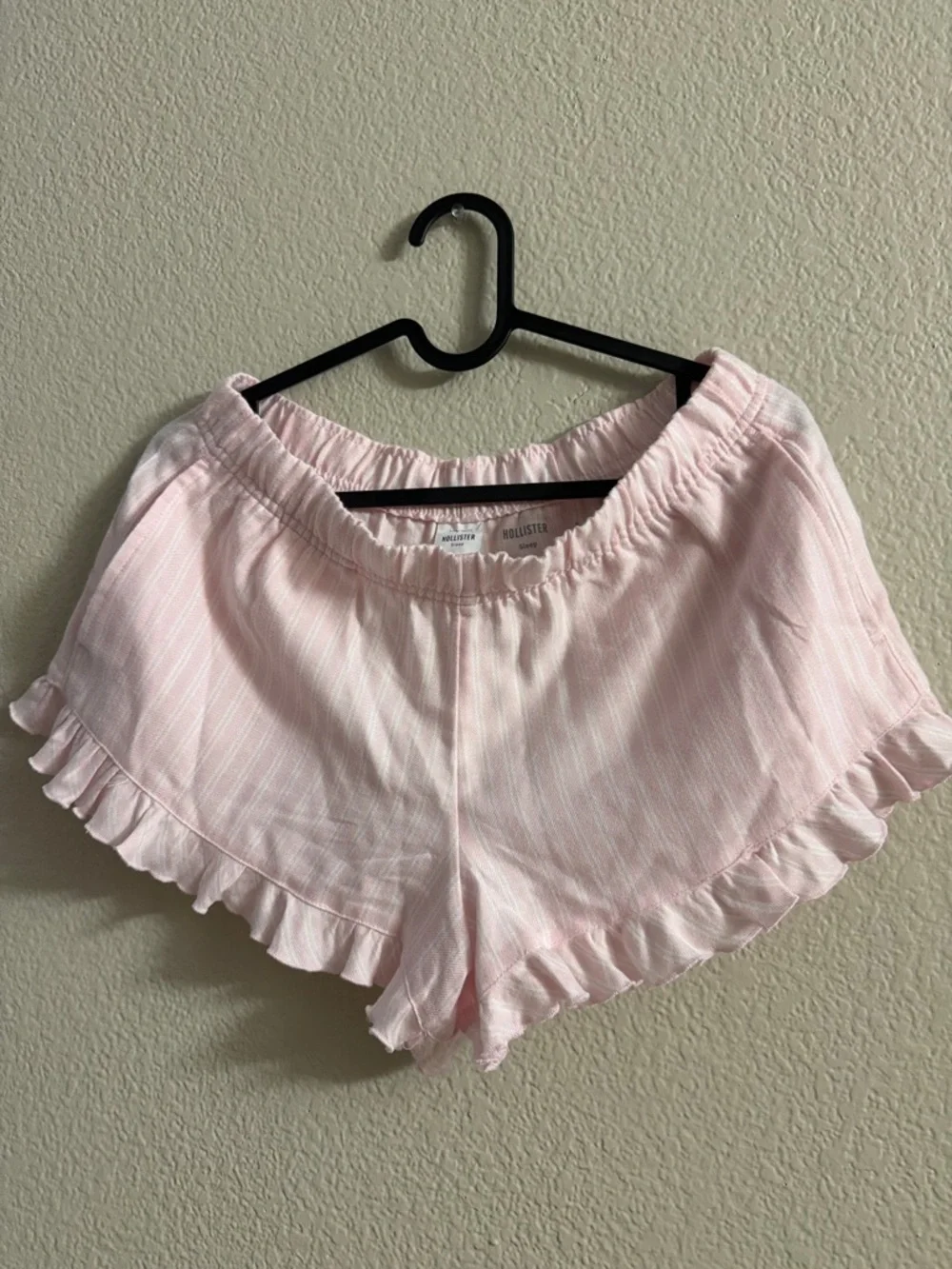 Flannel Stripe Ruffle Hem Women's Shorts Hollister - Picture 4 of 5